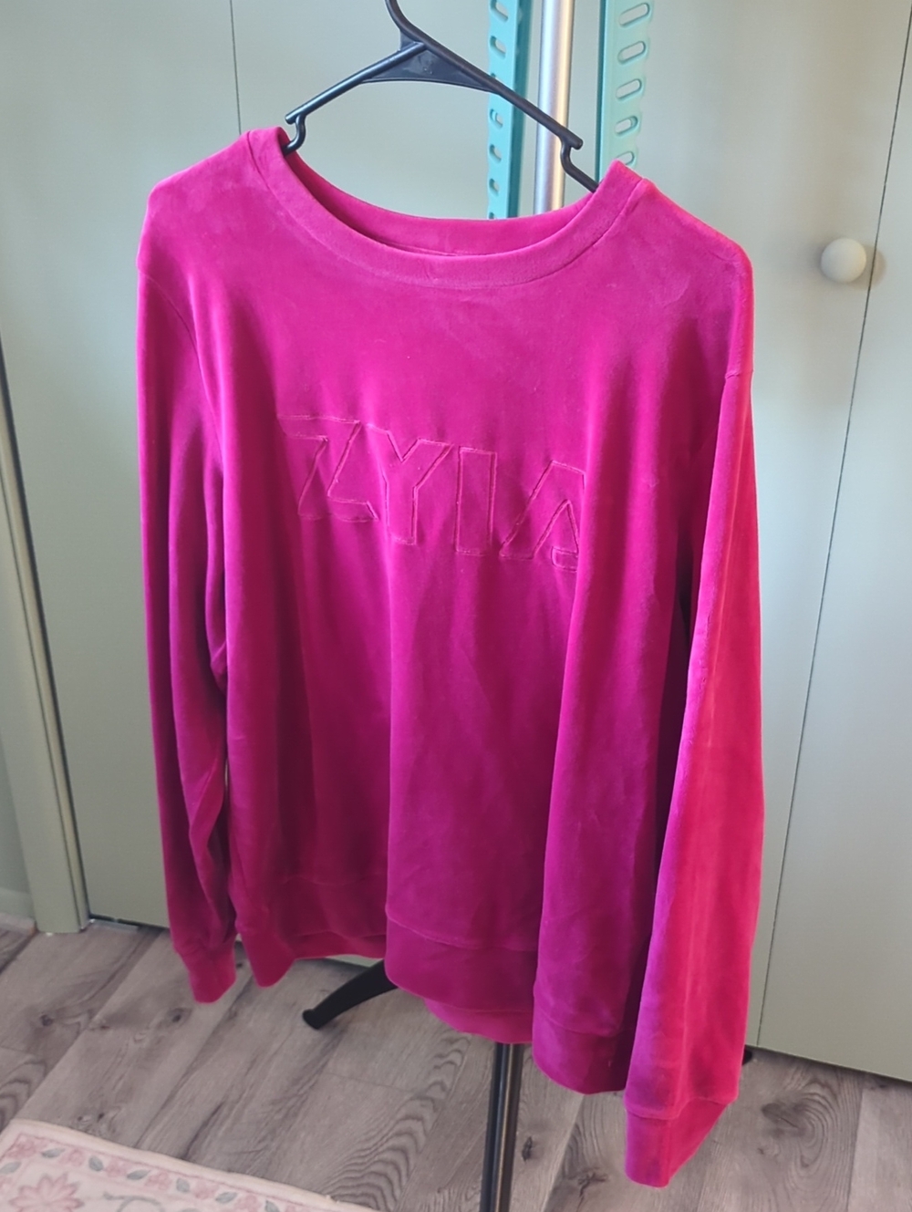 ZYIA Bold Fuchsia Crewneck Sweatshirt